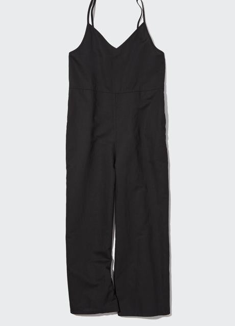 Imagen - Mono en color negro de lino de Uniqlo. Foto: Uniqlo.