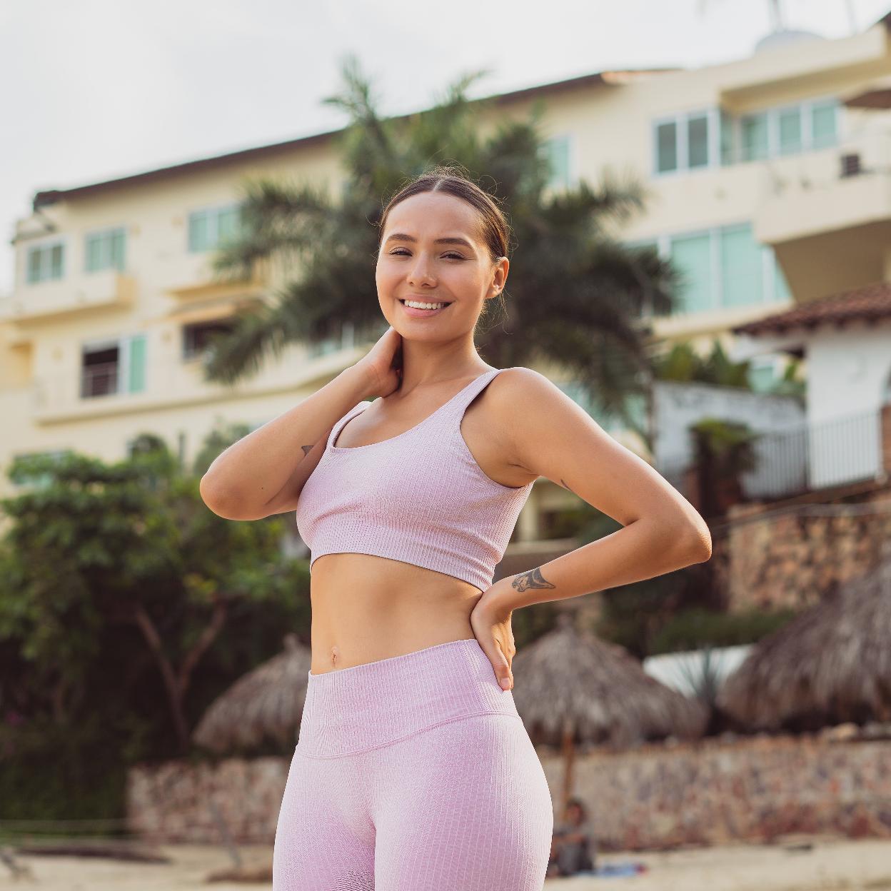 Mujer con ropa de deporte