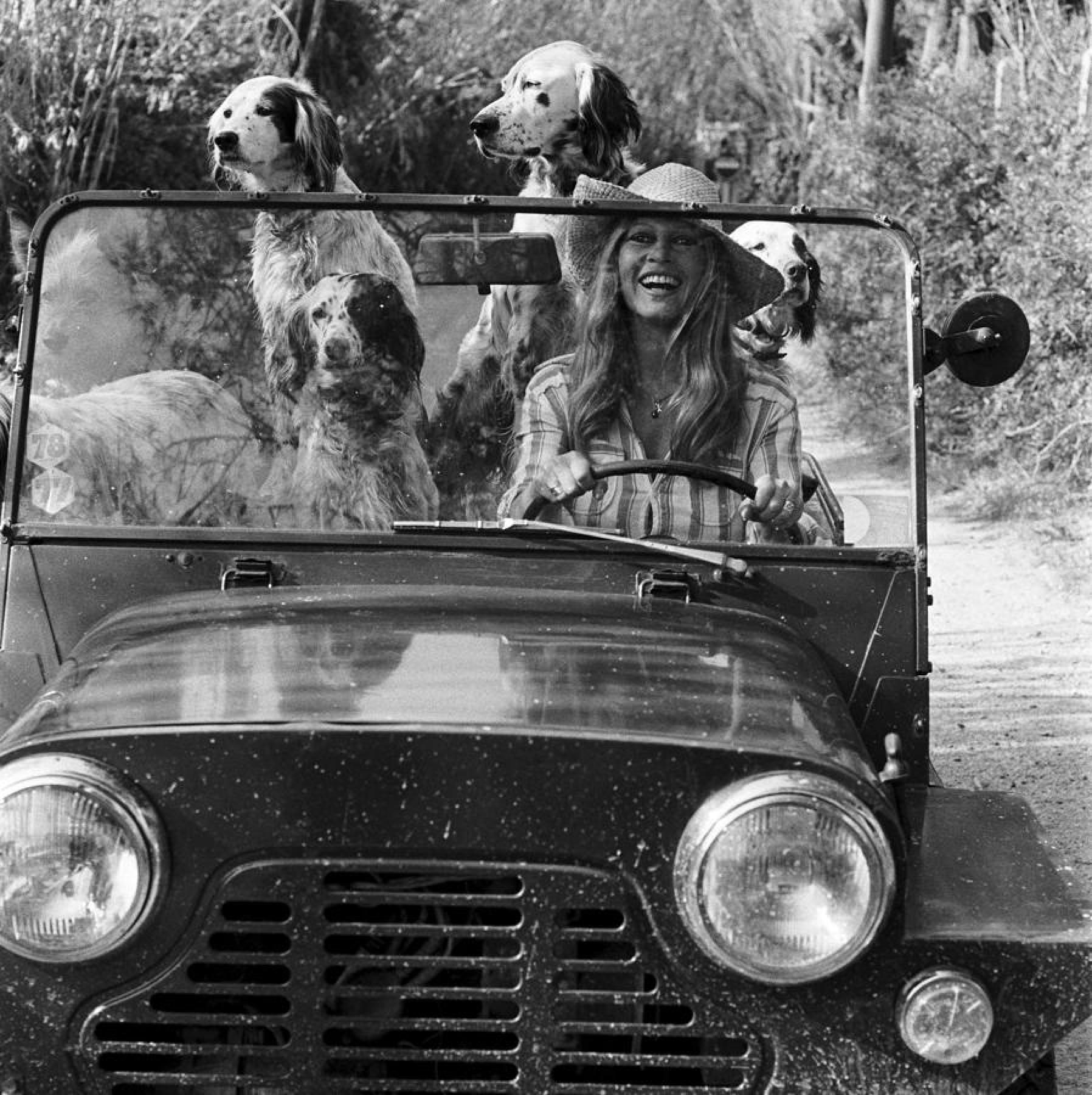 Celine reinterpreta el icónico coche de Brigitte Bardot