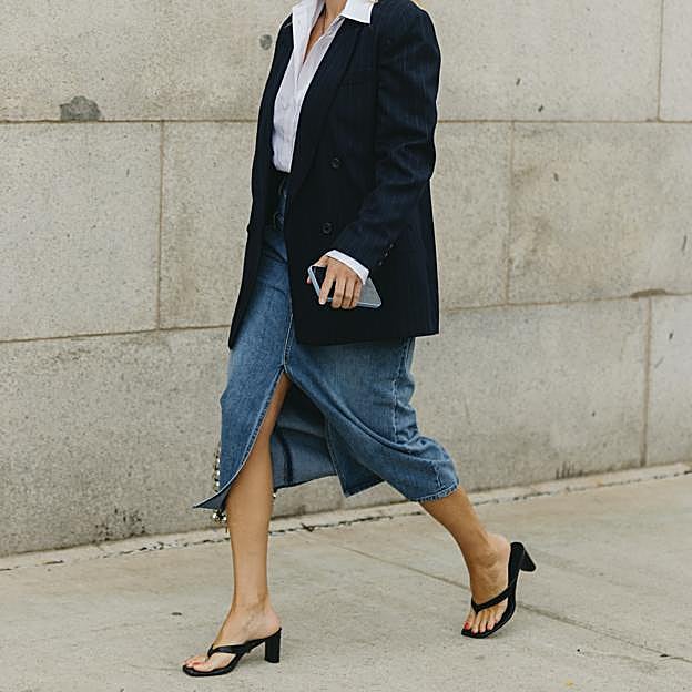 Tres faldas midi perfectas para el entretiempo: cómo llevarlas según la ocasión