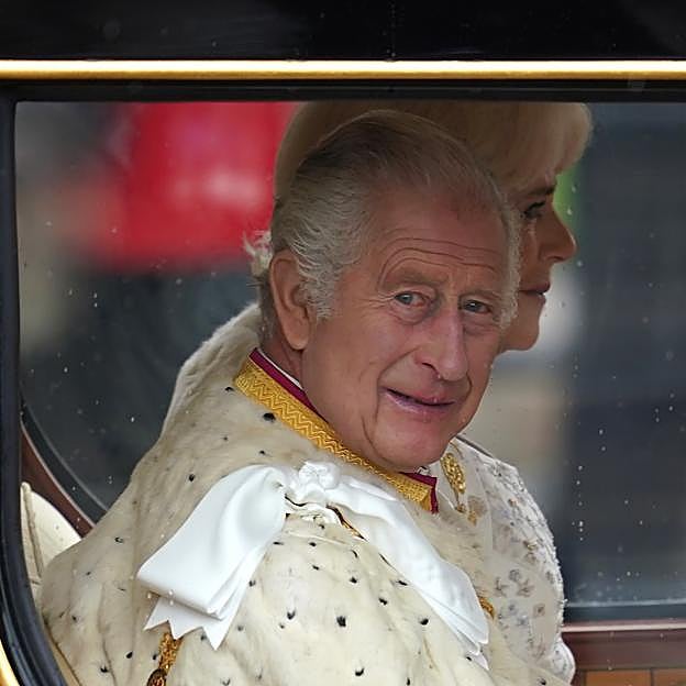 Carlos III a su llegada a la Abadia de Abadía de Westminster