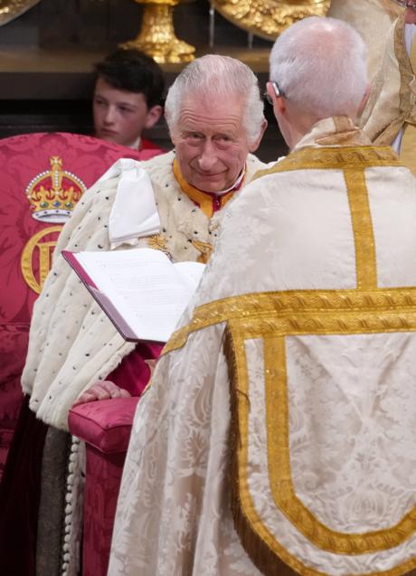 Imagen - kate Middleton, impresionante con uniforme militar de gala y espectacular tiara.