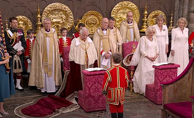 El rey Carlos y la reina Camilla en la ceremonia de coronación.