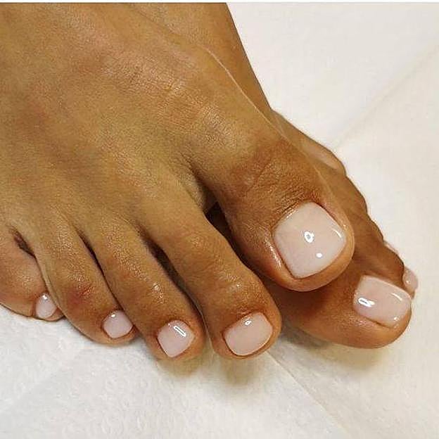 Pedicura milky nails
