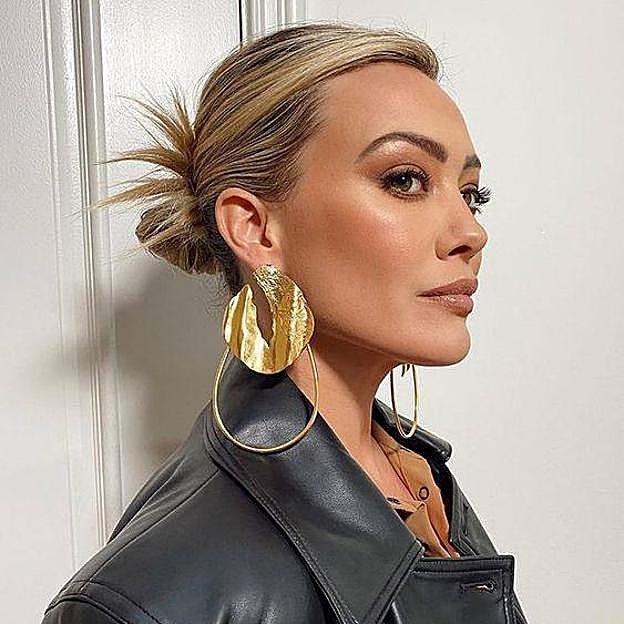 Recogido de pelo corto estilo spiky bun