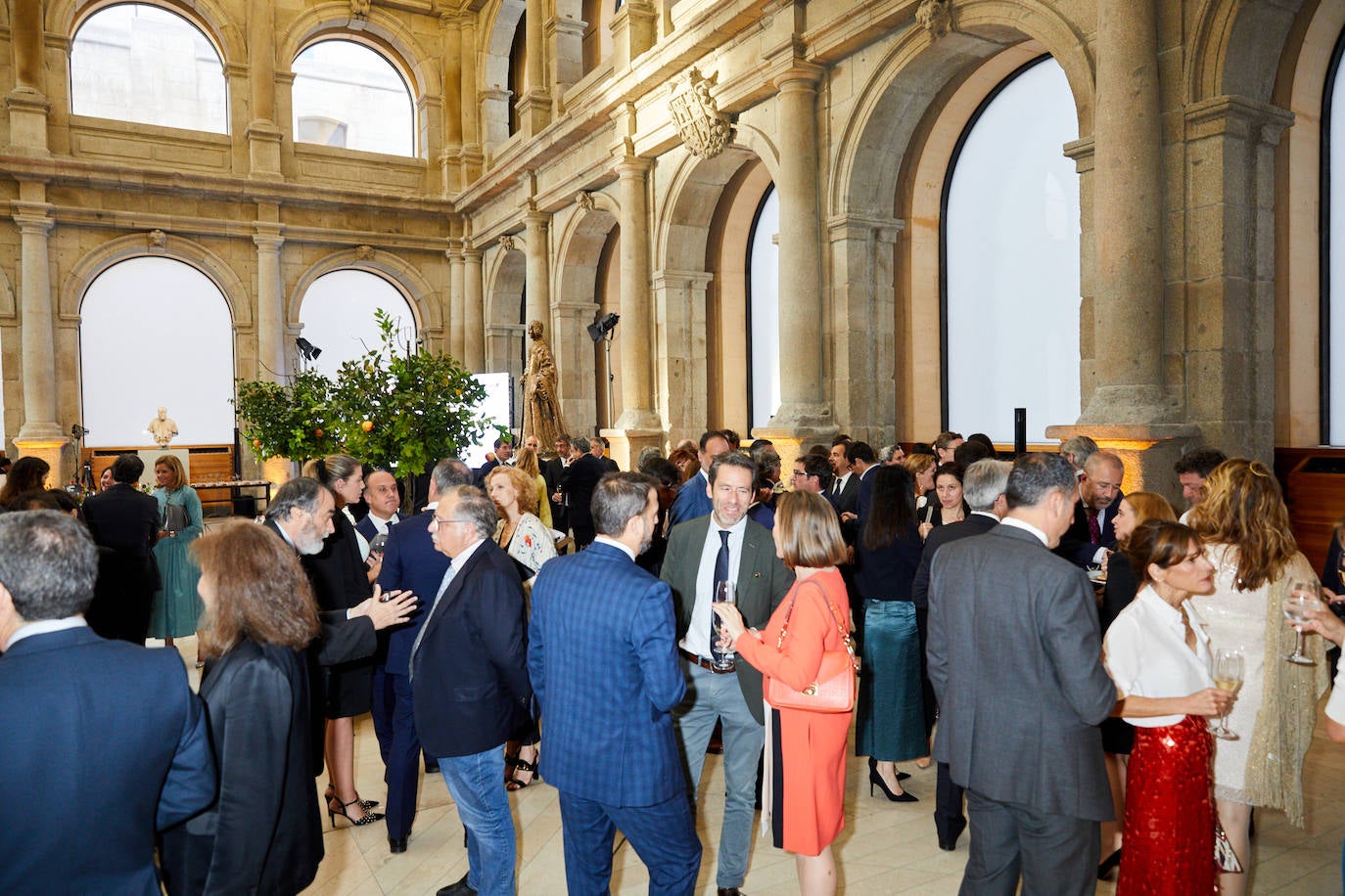 Los invitados disfrutaron de una agradable velada en el claustro de los Jerónimos del Museo del Prado.
