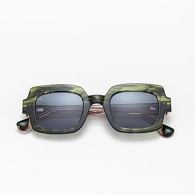 Gafa de sol con montura en color verde de Woodys.