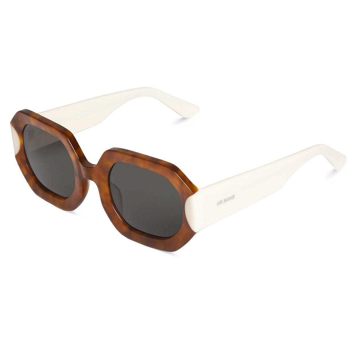 Gafas de sol en marrón y blanco de Mr.Boho (59 euros).