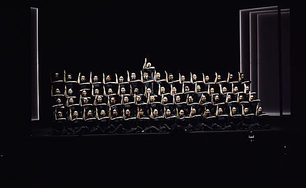 Actuación coreografiada por Sadeck Waff, para los Cartier Women's Initiative.