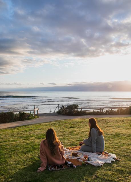 Imagen - Mujeres haciendo un picnic/PEXELS