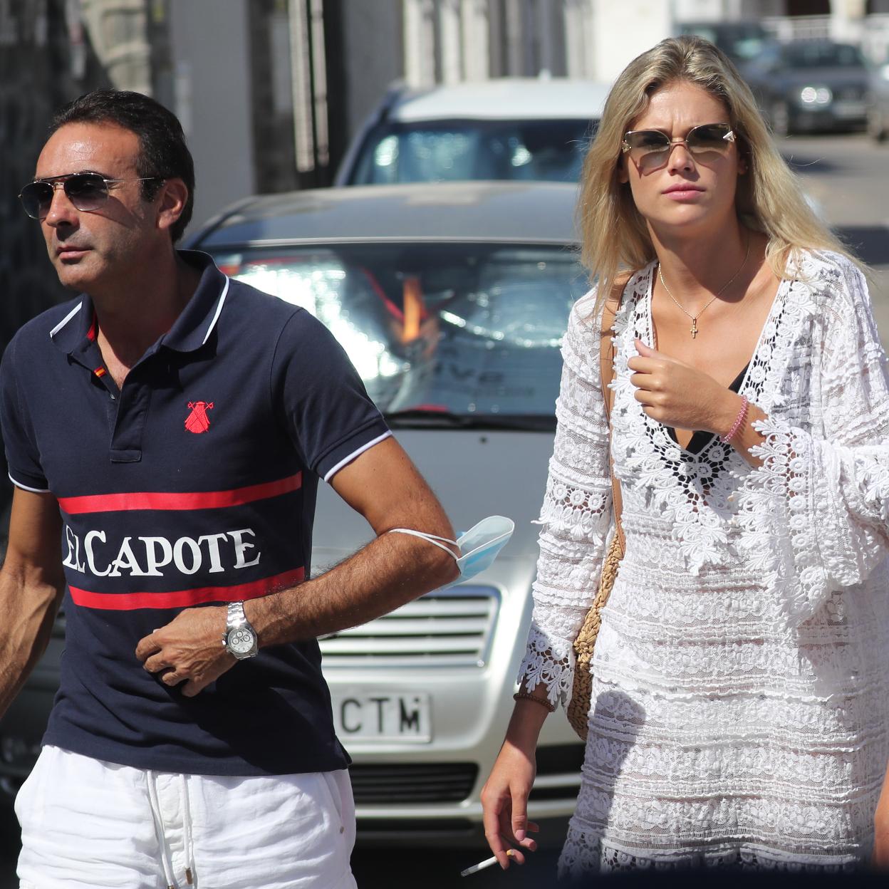 Enrique Ponce y Ana Soria en una imagen del verano. 