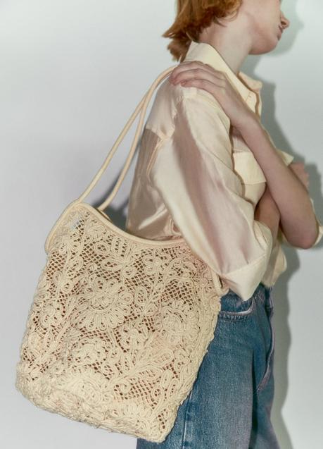 Imagen - Bolso  shopper  de Zara (29,99 euros)