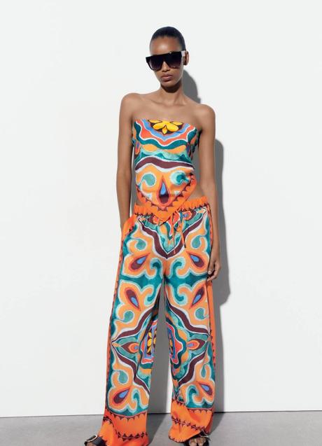 Imagen - Look estampado con top bandana