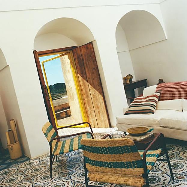 Las novedades deco de Zara Home más bonitas (y baratas): mesas preciosas, textiles llenos de color y muebles auxiliares muy versátiles