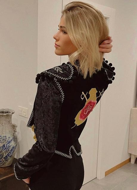 Imagen - Ana Soria luce una chaqueta torera como guiño a Enrique Ponce en sus redes sociales./ INSTAGRAM