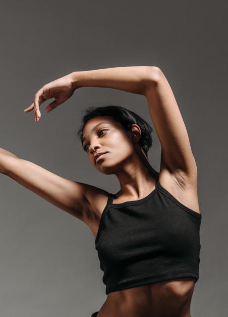 Imagen - Mujer con brazos tonificados/PEXELS