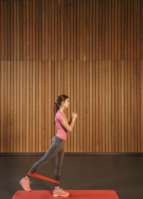 Imagen - Mujer haciendo deporte/PEXELS