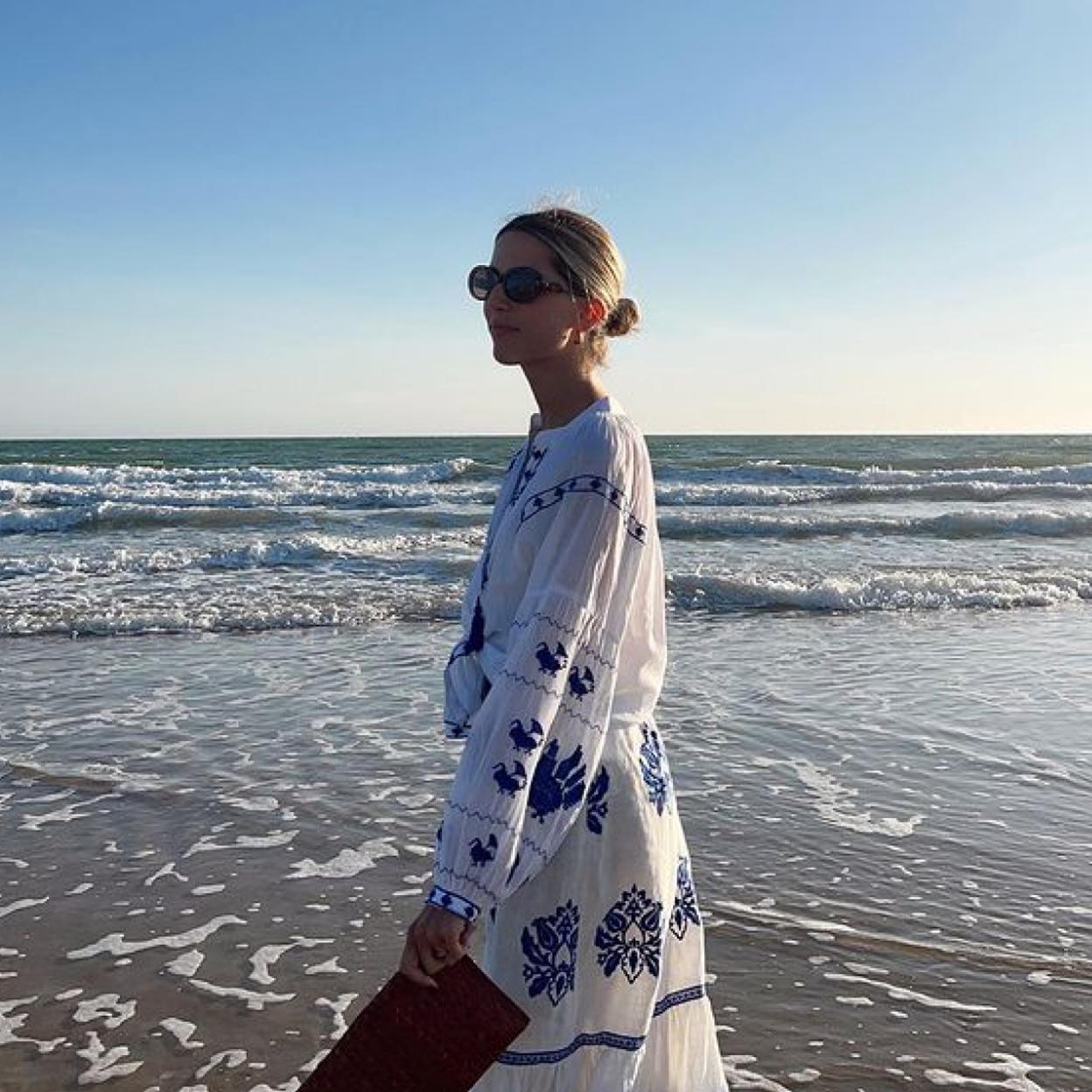 Sfera tiene el vestido de rayas que ha enamorado a todas las francesas.