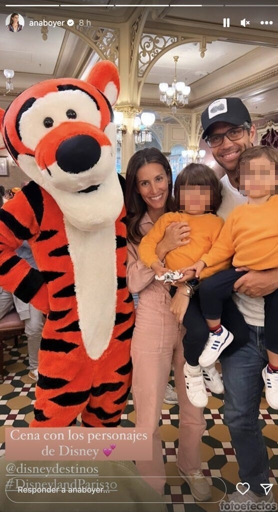 Imagen - Ana Boyer con sus hijos en Disneyland Paris. Foto: @anaboyer.