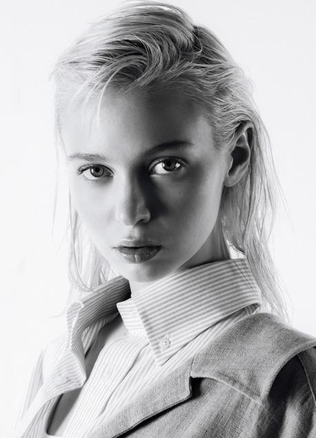 Imagen - Camisa masculina de PuroEgo para El Corte Inglés, mono camisero de Max Mara y camiseta interior de Calvin Klein. 