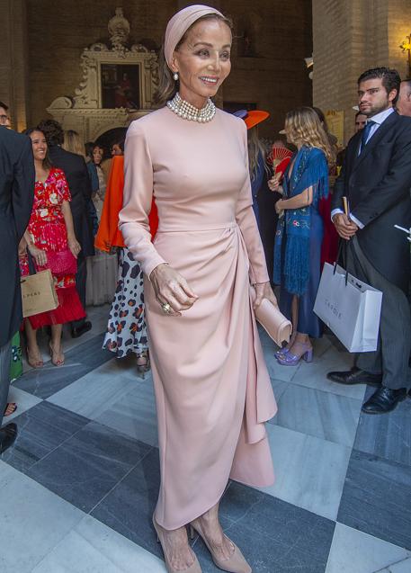 Imagen - El look de invitada rosa de Isabel Preysler. / GTRES