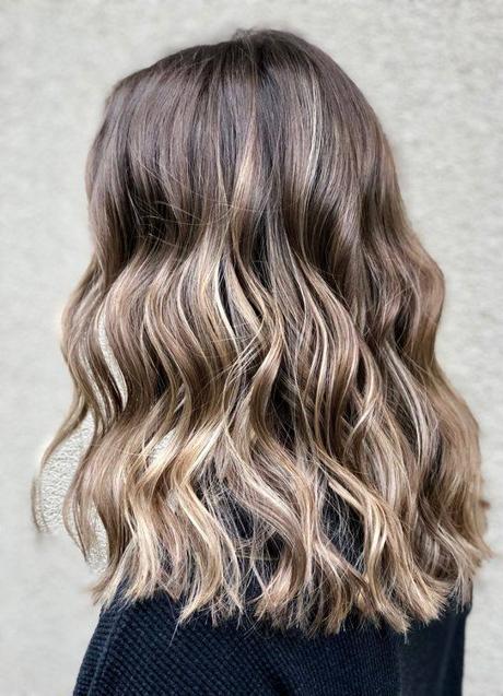 Imagen - Mechas babylight rubias para morenas