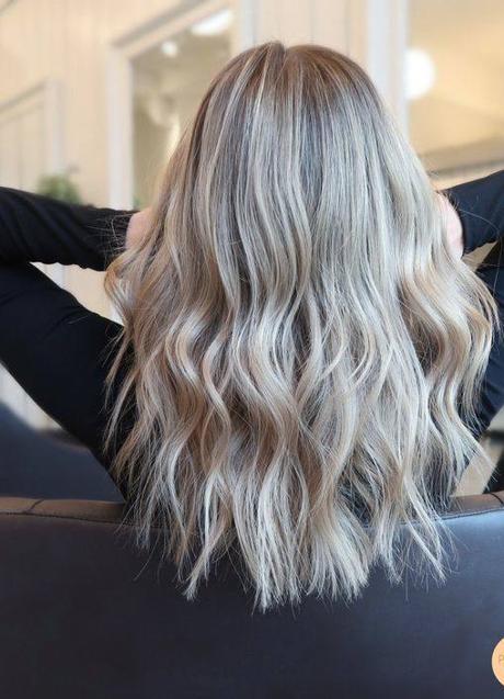 Imagen - Mechas babylight rubias en tono frío