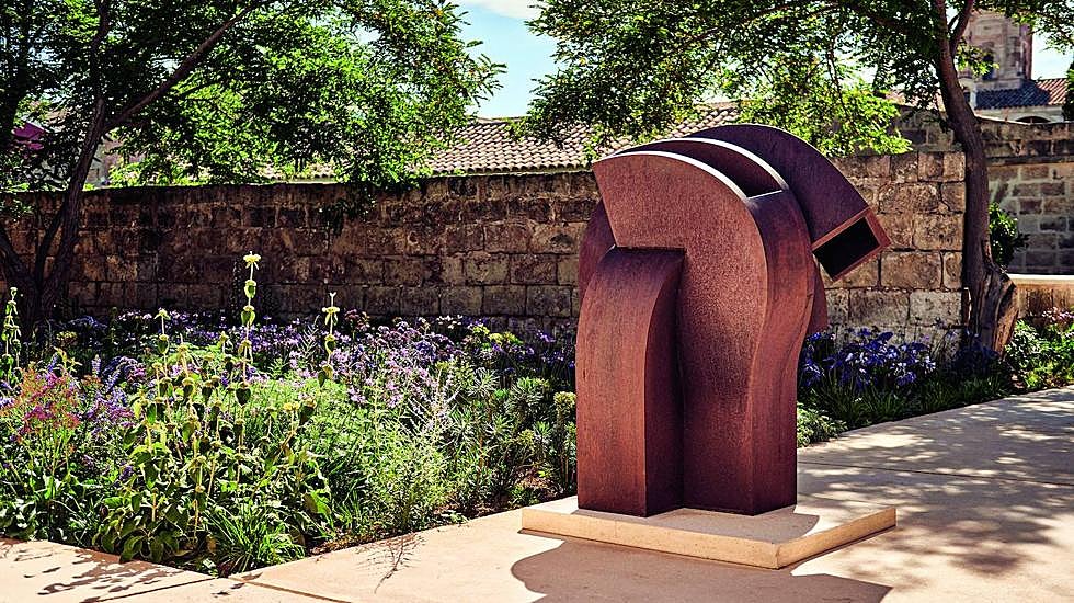 Elogio del vacío VI, de Eduardo Chillida, en la galería Hauser&Wirth de la Illa del Rei (Menorca).