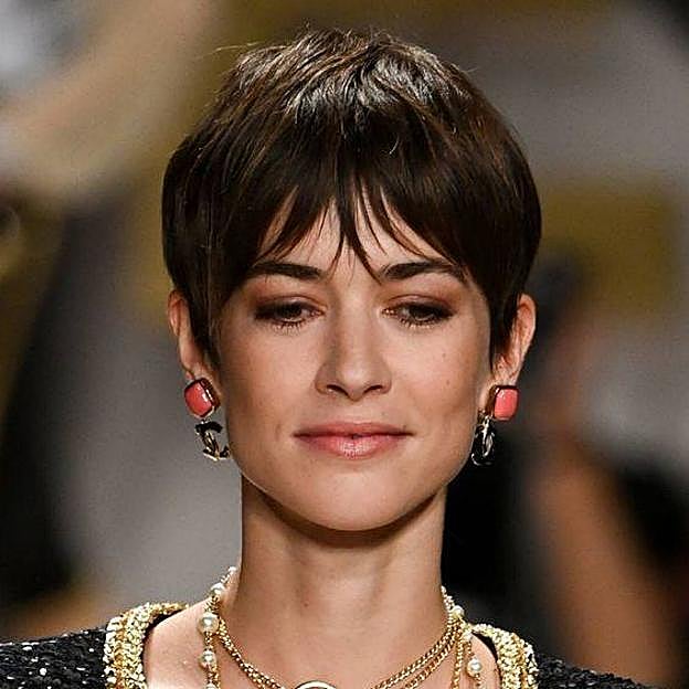 Corte de pelo corto para pelo fino tipo pixie