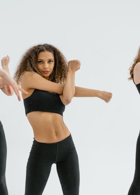 Imagen - Mujer con vientre plano/PEXELS