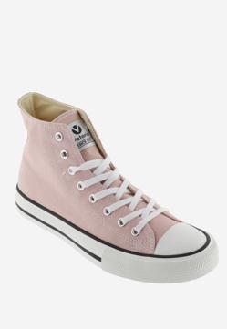 Imagen secundaria 2 - La camisa de Mango, la falda de Esprit y las zapatillas de Victoria.