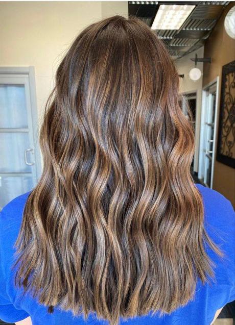 Imagen - Mechas para morenas 2023 estilo woodlights