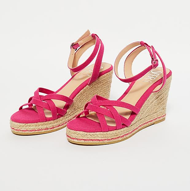 Las sandalias de cuña de Sfera.