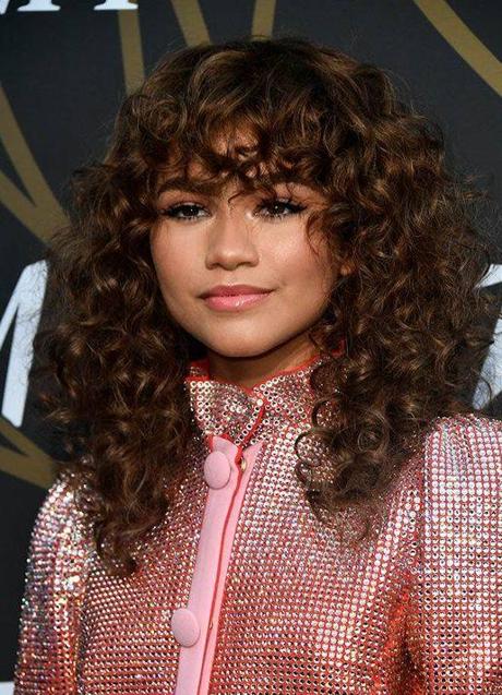 Imagen - Zendaya con flequillo rizado