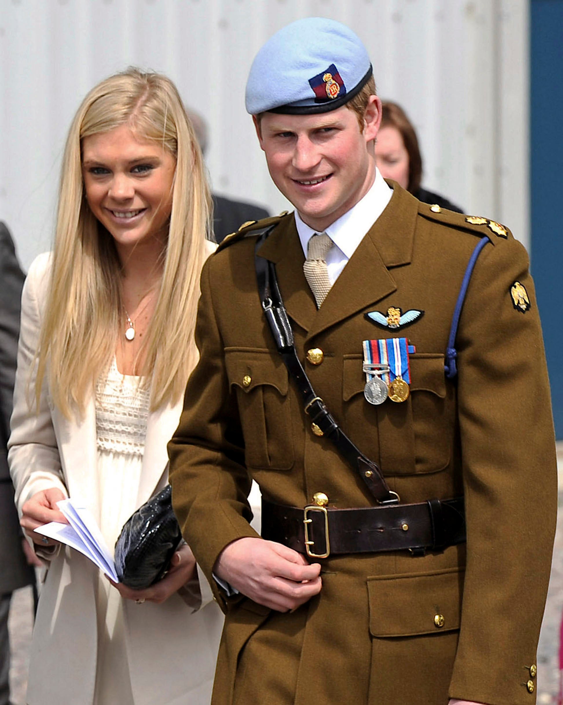 Chelsy Davy y el príncipe Harry cuando salían juntos.