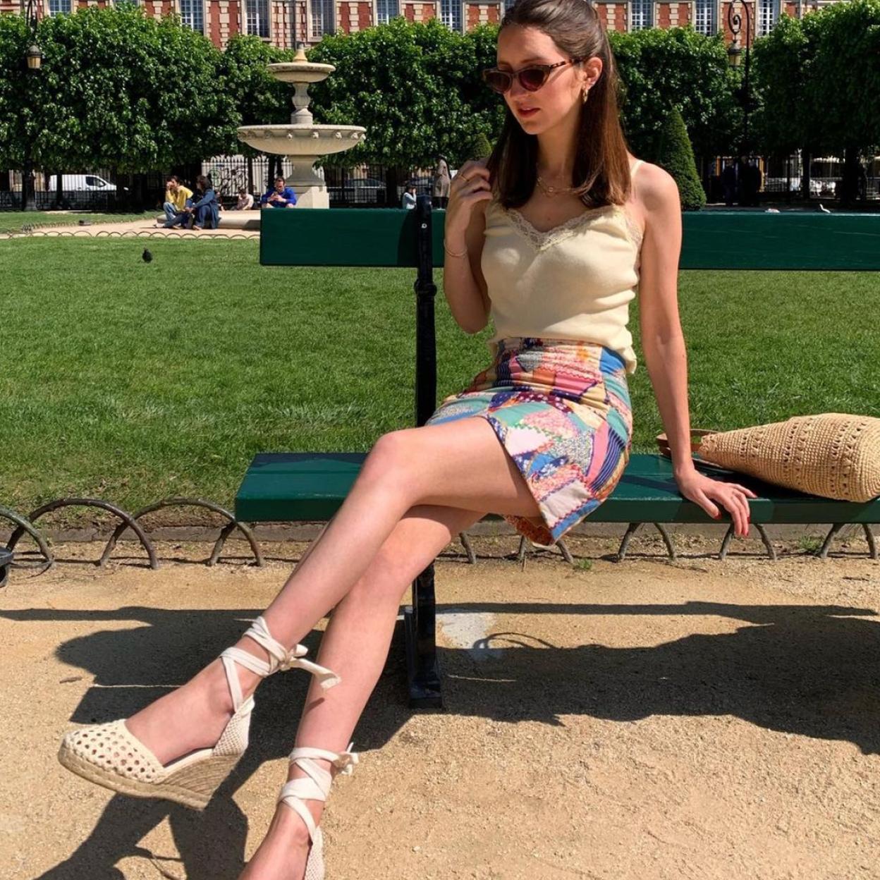 Una influencer con alpargatas.