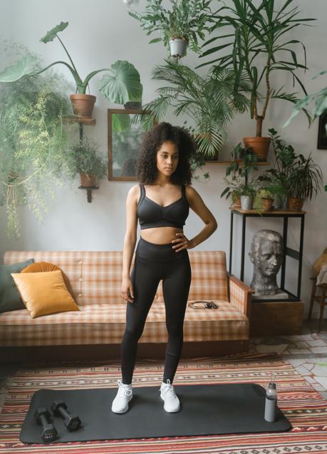 Imagen - Mujer con equipamiento deportivo/PEXELS