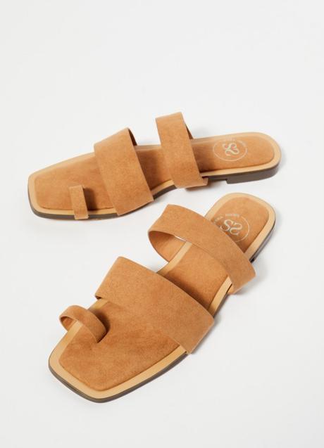 Imagen - Sandalias planas de ante de Sfera (19,99 euros)