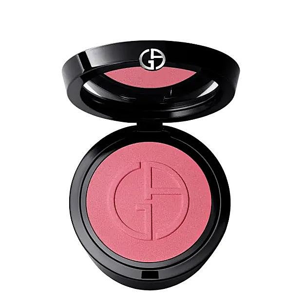 Colorete en polvo Luminous Silk Glow Blush en el tono 51 de Armani Beauty.