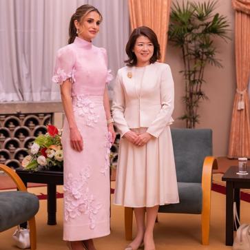 Imagen secundaria 1 - Letizia y Rania coinciden en su afición al rosa, sobre todo en vestidos de cóctel y de gala. 