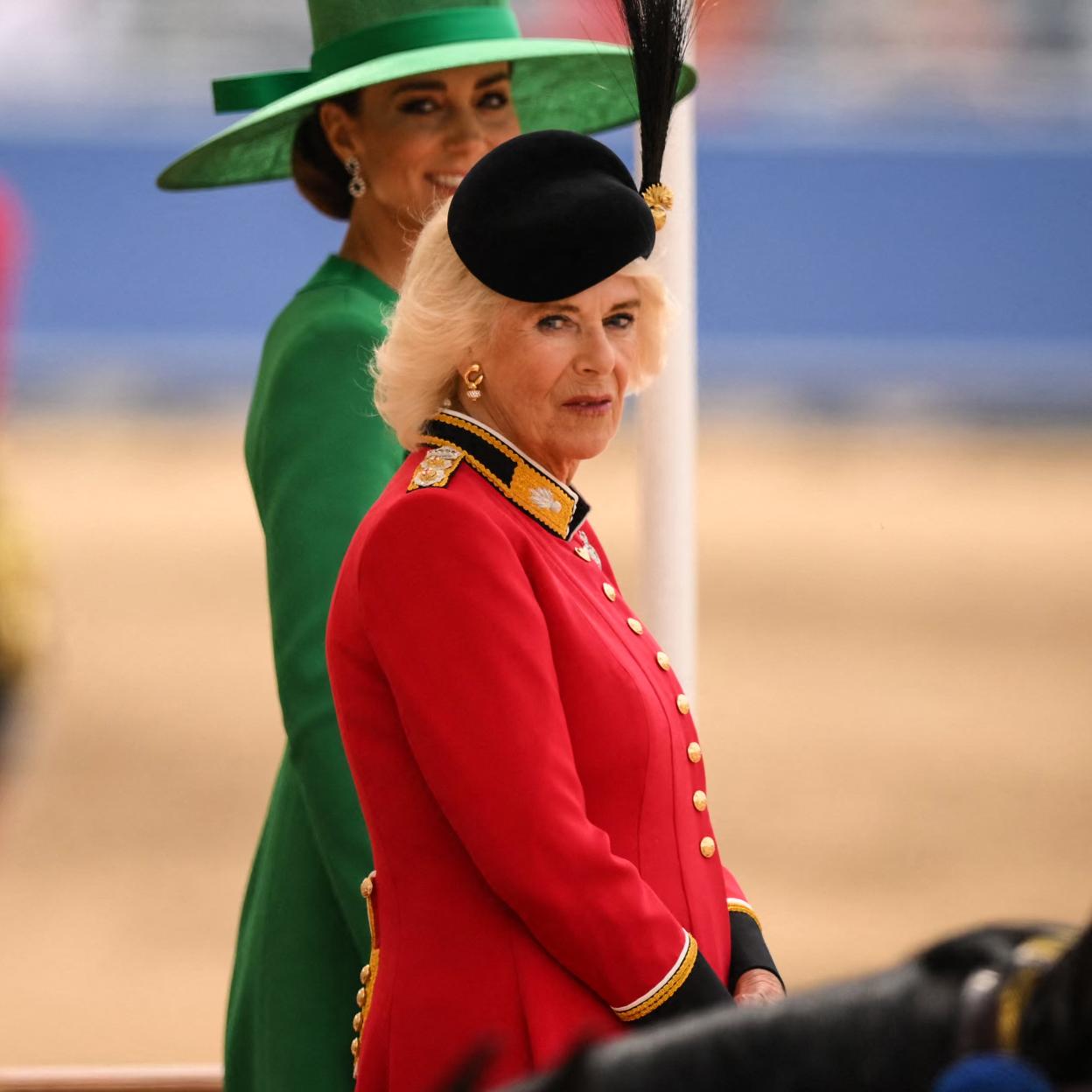 La reina Camilla y kate Middleton asistieron al desfile 'Trooping the Colour', como se conoce popularmente la celebración militar del cumpleaños oficial del rey Carlos III. 