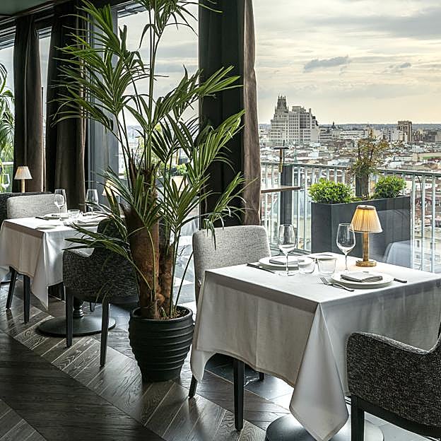 Una de las vistas de la terraza del Club Financiero Génova, desde el que se puede ver todo Madrid. 