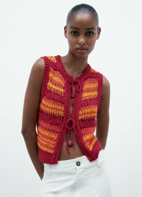 Imagen - Chaleco de crochet con lazadas de Zara