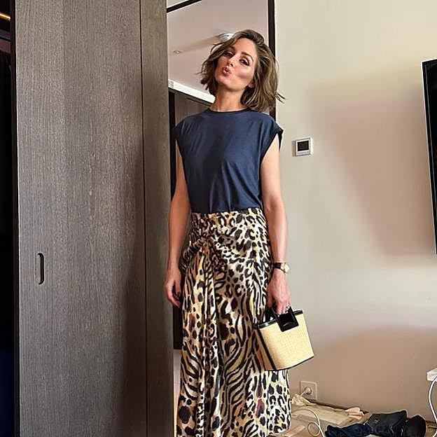 Esta es la falda con estampado animal que sí querrás llevar en verano