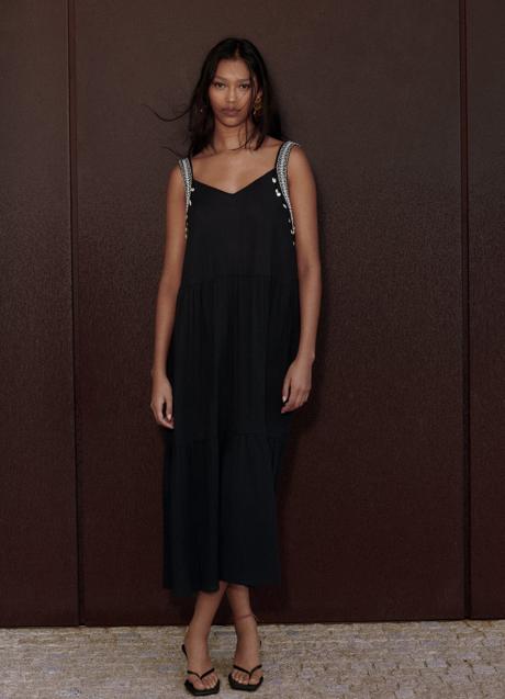 Imagen - Vestido negro de Zara (39,99 euros)