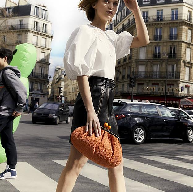 Imagen principal - Tres de los cinco colores del nuevo Pasticcino homenaje a Francia, han sido inspirados por los alegres tonos de los famosos macarons.