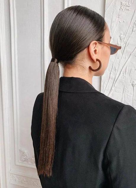 Imagen - Pelo liso con coleta sleek