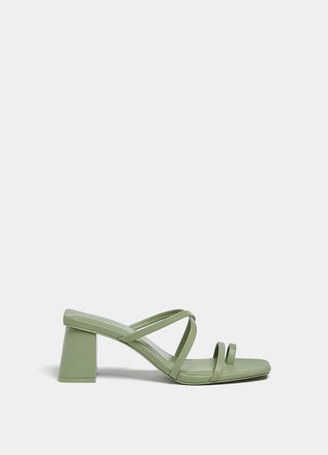Imagen - Sandalias tipo mule de Pull&Bear, 15,99 euros.