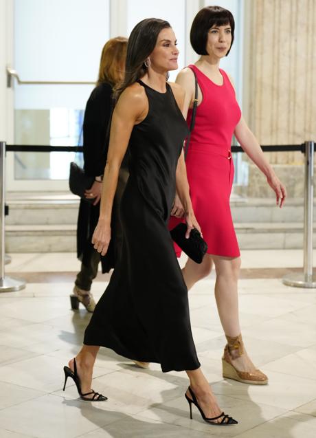 Imagen - La reina Letizia con un look negro. / LIMITED PICTURES
