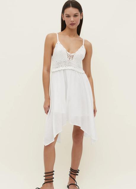 Imagen - Vestido blanco de Stradivarius (35,99 euros)